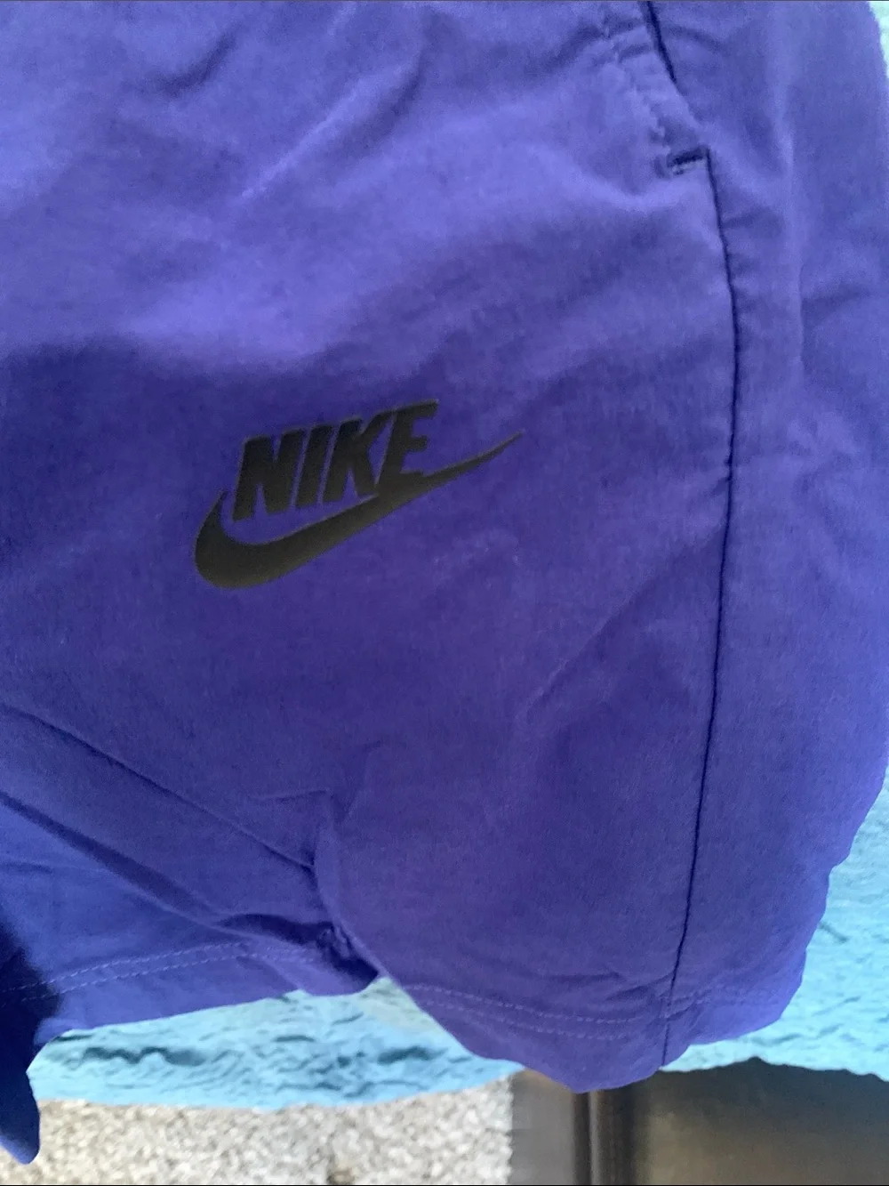 Nike men’s shorts size small